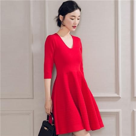 紅色連衣裙